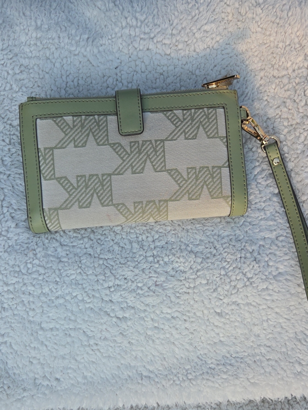 Michael Kors Women’s Green Smart Phone Wallet - Stylish Canvas Graphic